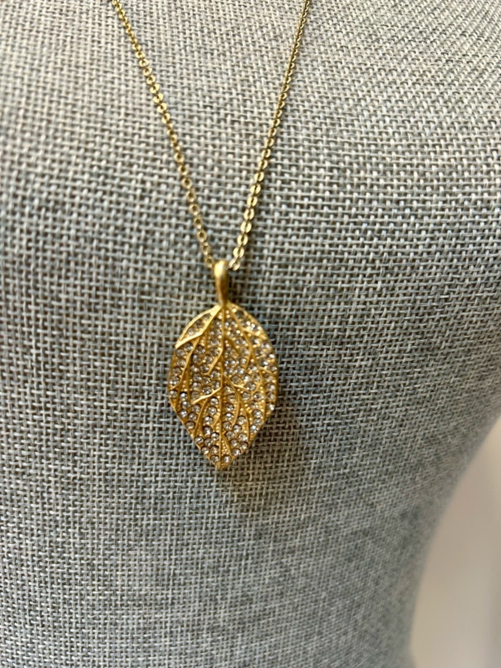 Lia Sophia Eden/efflorescence Gold Leaf Pendant Necklace with cut crystals​